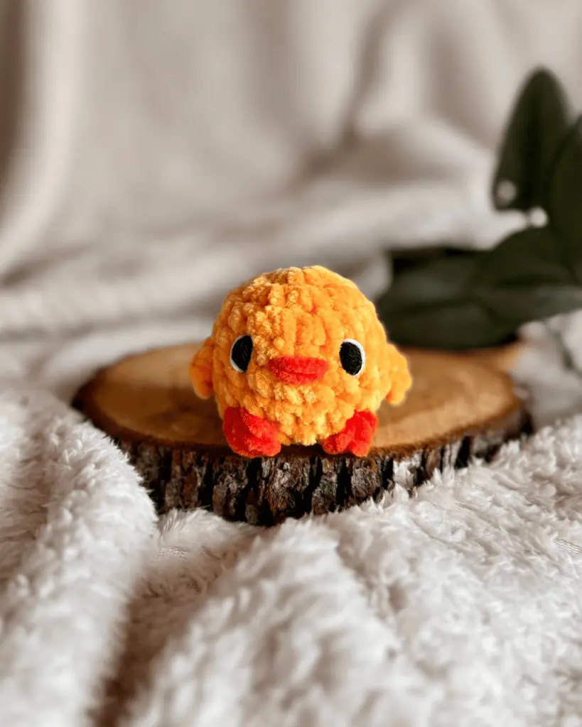 Paco - Peluche poussin sans son oeuf.webp