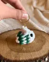 ADELE - Porte-clés Abeille blanc / vert en crochet  