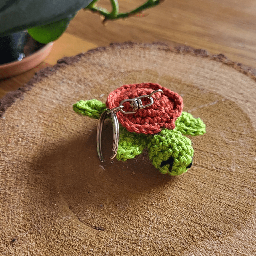 [C/LOUISE-KIROA] LOUISE - Porte-clés Tortue Vert kiwi / Orange rouille en crochet (Argenté)